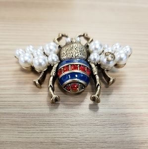 gucci brooch bee